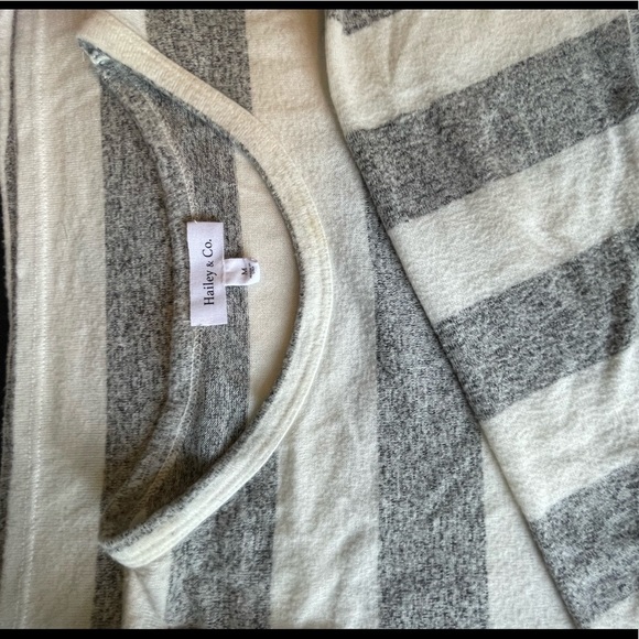 Super Soft Pullover - Euc - Size Medium - Picture 3 of 4